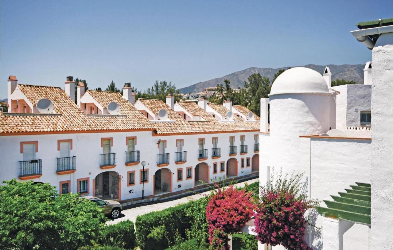 Nice Apartment In Mijas Costa With Kitchen フエンヒロラ エクステリア 写真